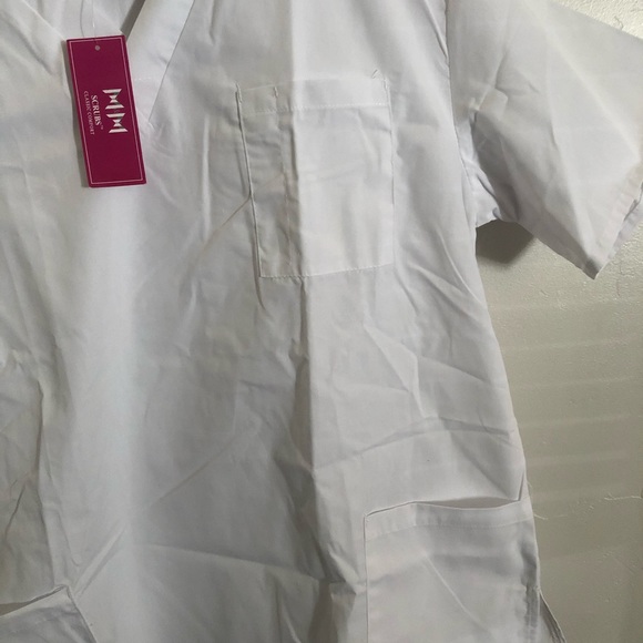 WHITE SCRUBS SET SIZE MEDIUM, fits like large - Picture 10 of 11